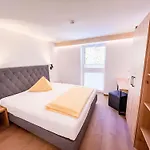 Gluexplatzl Gmbh Am Wald Apartman